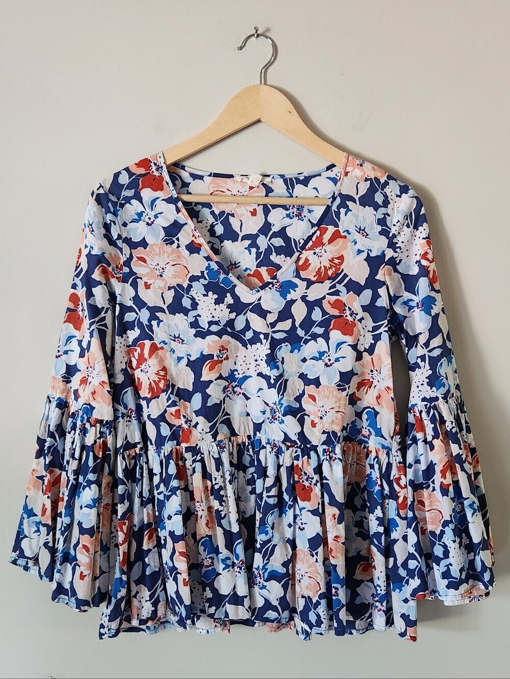Jane and Delancey Navy Floral V-Neck Peplum Top Sz S